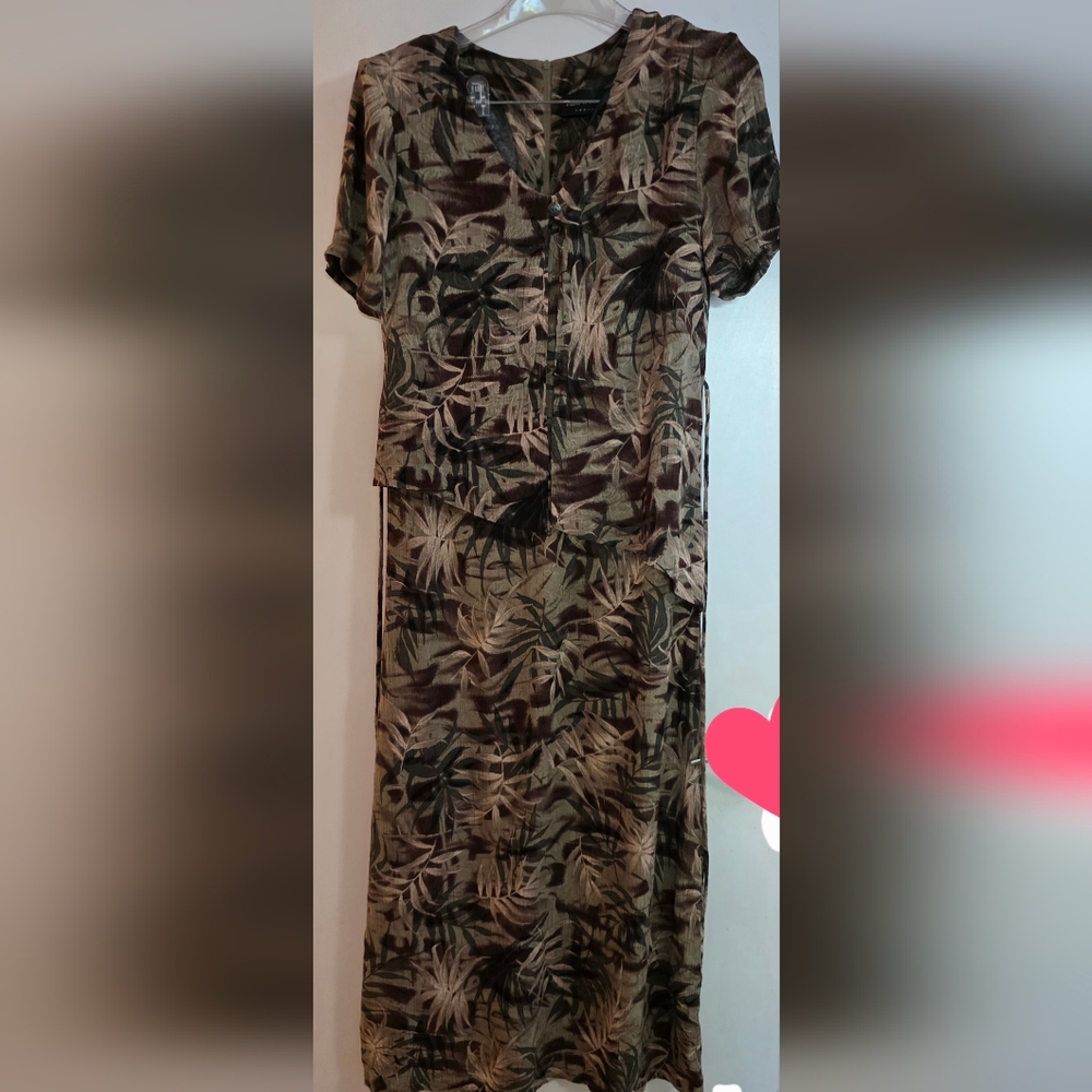 Connected Apparel Brown Leaf Print  maxi dress,  Size 10.